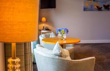 Фото номера Представительский люкс Отель Manor West Hotel &amp; Leisure Club г. Трали 3