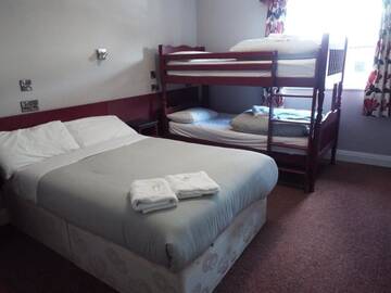 Фото номера Семейный номер (для 2 взрослых и 2 детей) Гостевой дом Tralee Holiday Lodge Guest Accommodation г. Трали 4