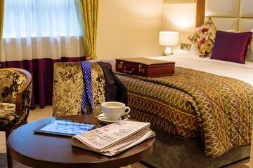 Фото номера Улучшенный двухместный номер с 1 кроватью Отель Grand Hotel Tralee г. Трали 9